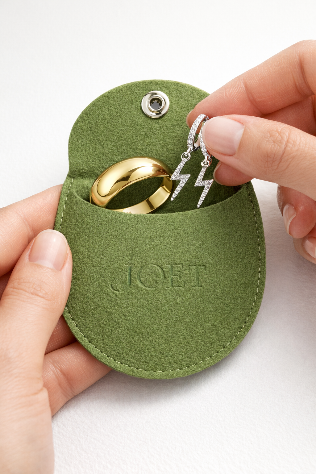 JOET felt pouch with jewelry with jewelry