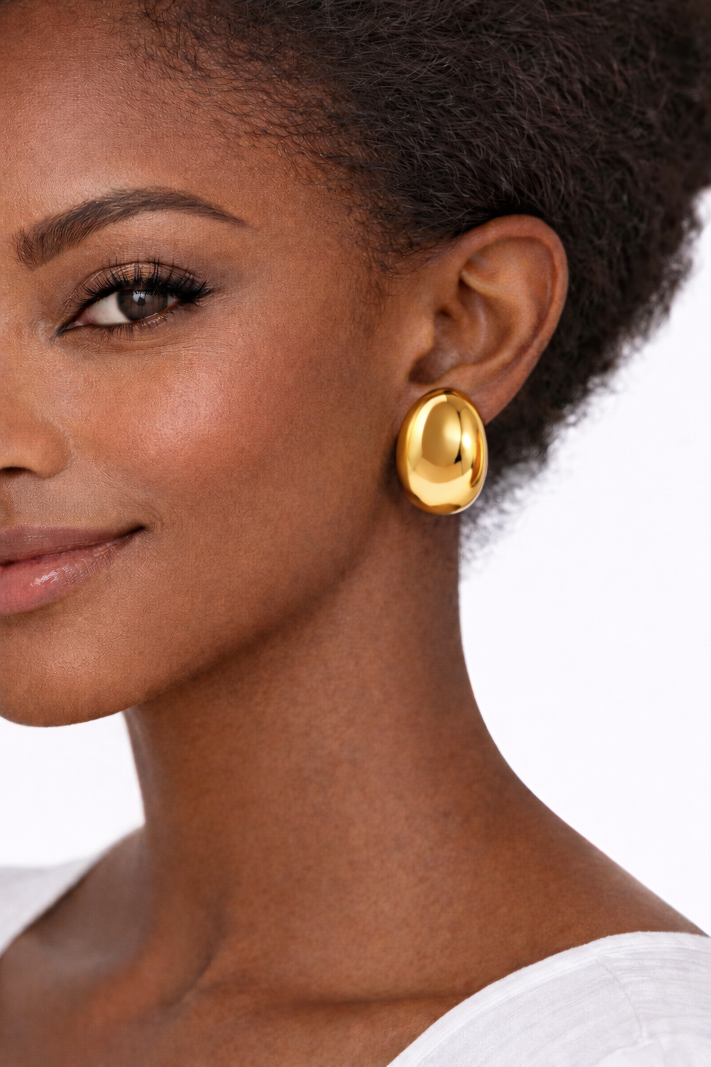 JOET Bold Pebble gold earrings model