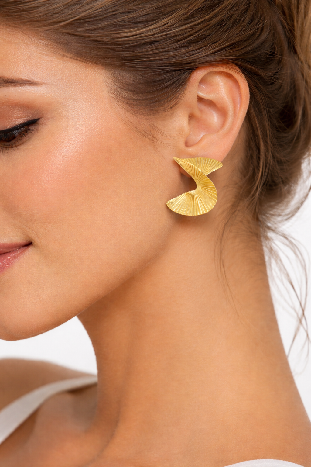 Gold Ivalo twisted Earrings