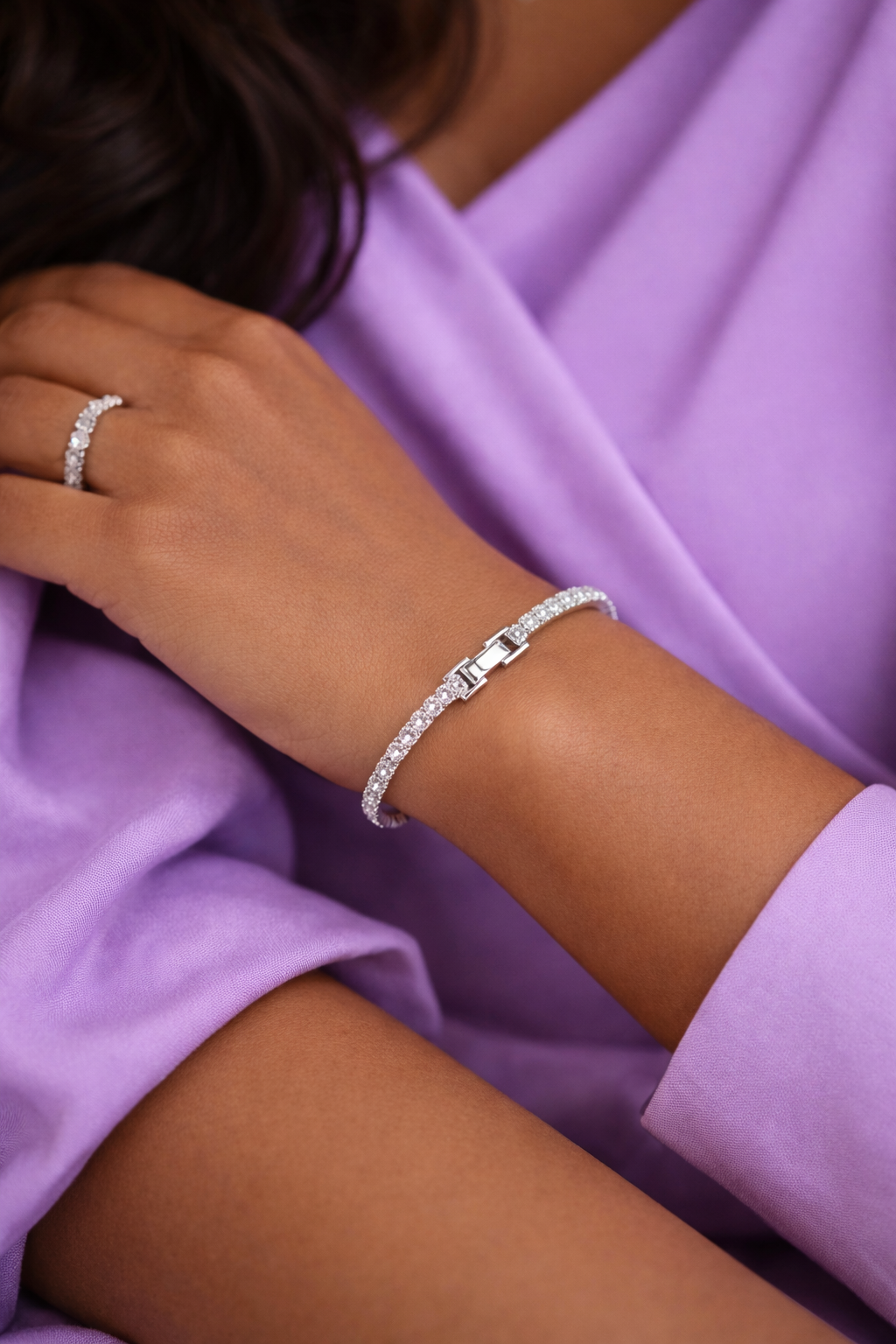 Quinn tennis bracelet model