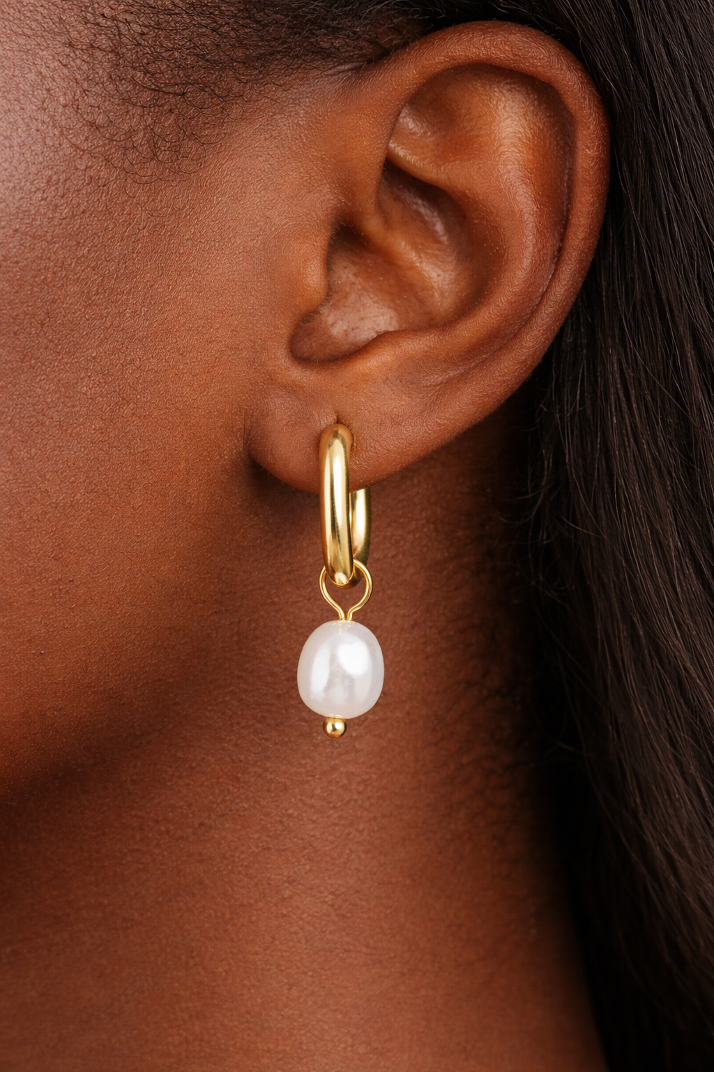 Selene, Freshwater pearl hoop earrings
